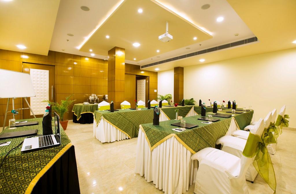 Hotel Kapish Smart-All Pure Veg Jaipur Bagian luar foto